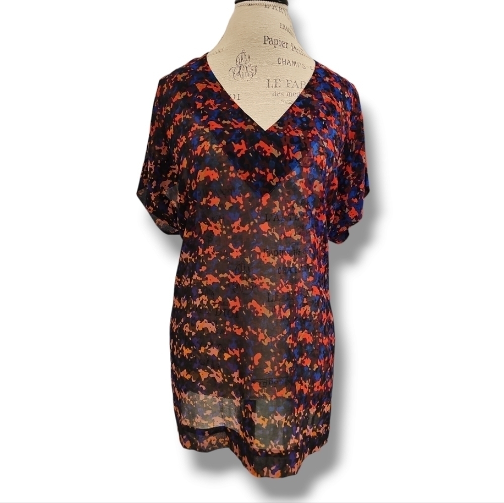 CAbi Red And Blue Printed Short-Sleeve V-Neck Top - Size Large